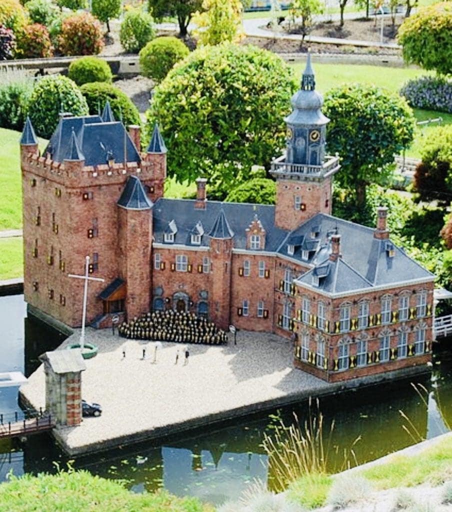 TN kasteel nyenrode madurodam 1 - Taleninstituut Nederland